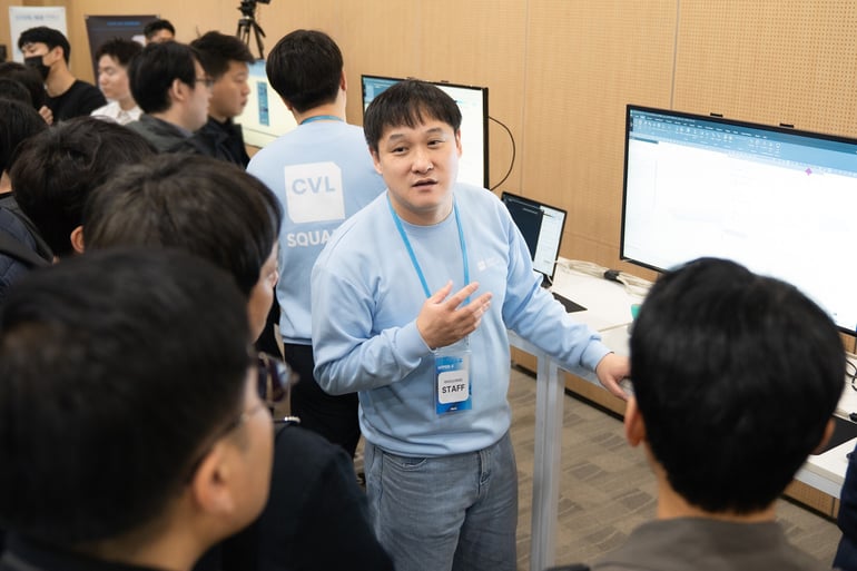 토목 구조 엔지니어들이 CIVIL NX HYPER-S를 체험하고 있다.
