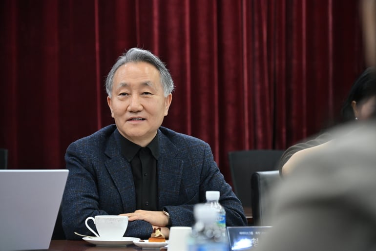  마이다스그룹 이형우 회장이 기업의 사회적 책임을 강조하고 있다.